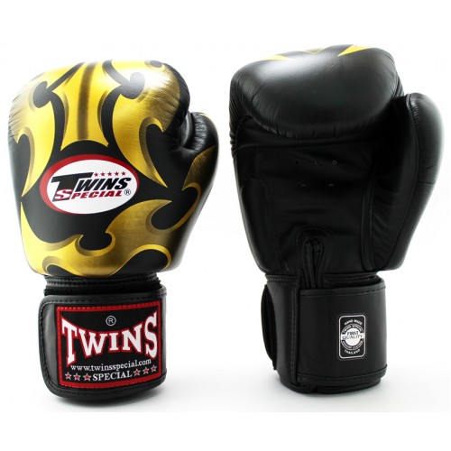 Боксерские перчатки Twins Special с рисунком (FBGV-22 Roman black-gold)